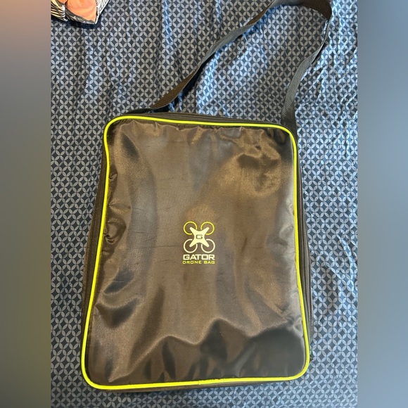 Gator drone and bag - Picture 3 of 4